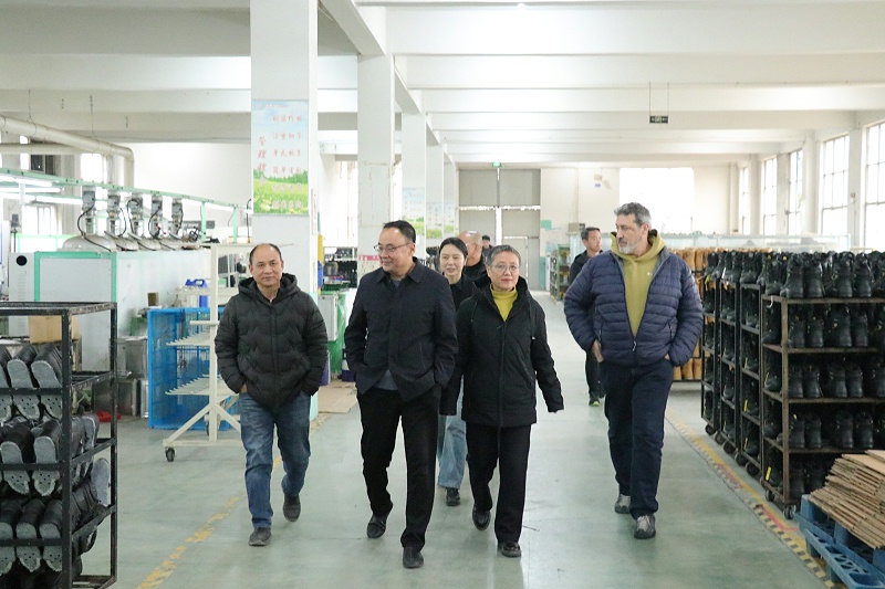 意大利RSA蒞臨百華鞋業洽談項目并成功簽約！