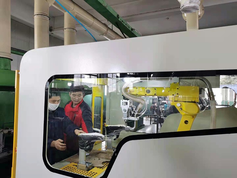 百華注塑生產設備