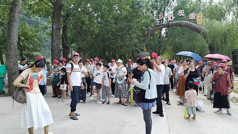 凝心聚力 攜手同行| 百華鞋業(yè)2025年度員工團(tuán)建旅游活動(dòng)圓滿收官！