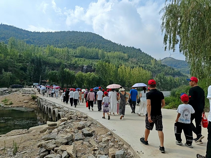 凝心聚力 攜手同行| 百華鞋業(yè)2025年度員工團(tuán)建旅游活動(dòng)圓滿收官！