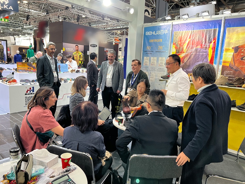 聚焦德國(guó)A+A：百華鞋業(yè)攜新品，開(kāi)啟防護(hù)新體驗(yàn)！